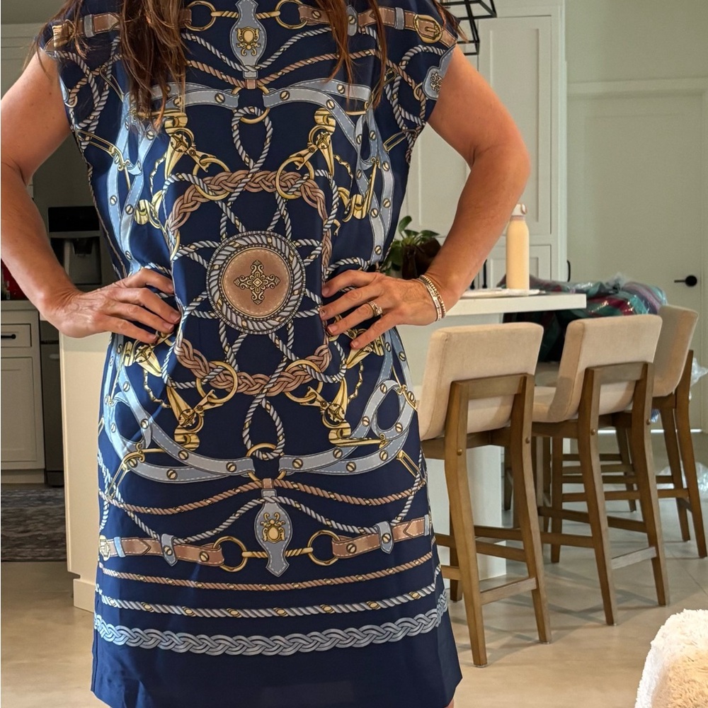 Elegant Chain Print Midi Dress in Blue and Gold